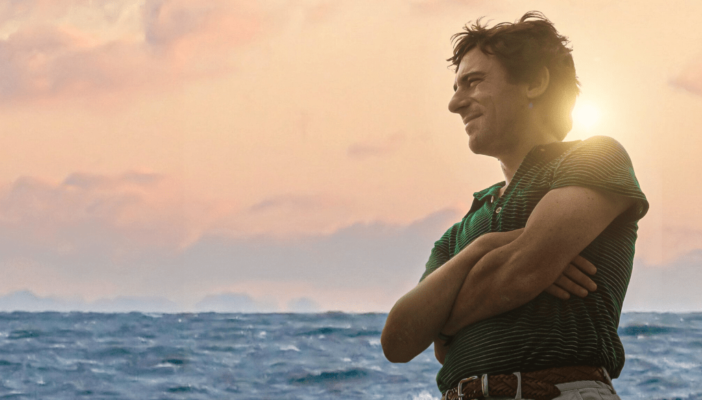 Elio Germano in una scena del film L'incredibile storia dell'Isola delle Rose (2020) Film Netflix di Sidney Sibilla