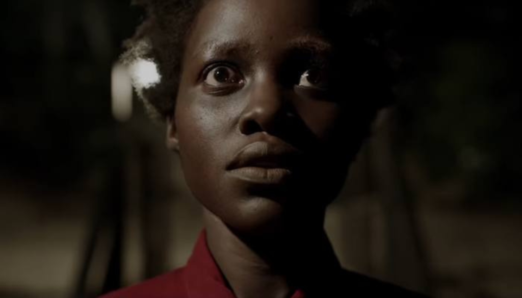 Lupita Nyong'o in una scena di Us (2019) di Jordan Peele