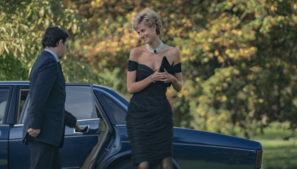 Elizabeth Debicki in una scena di The Crown 5, serie tv Netflix creata da Peter Morgan