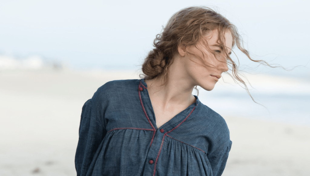 Saoirse Ronan in una scena di Piccole donne (2019) di Greta Gerwig