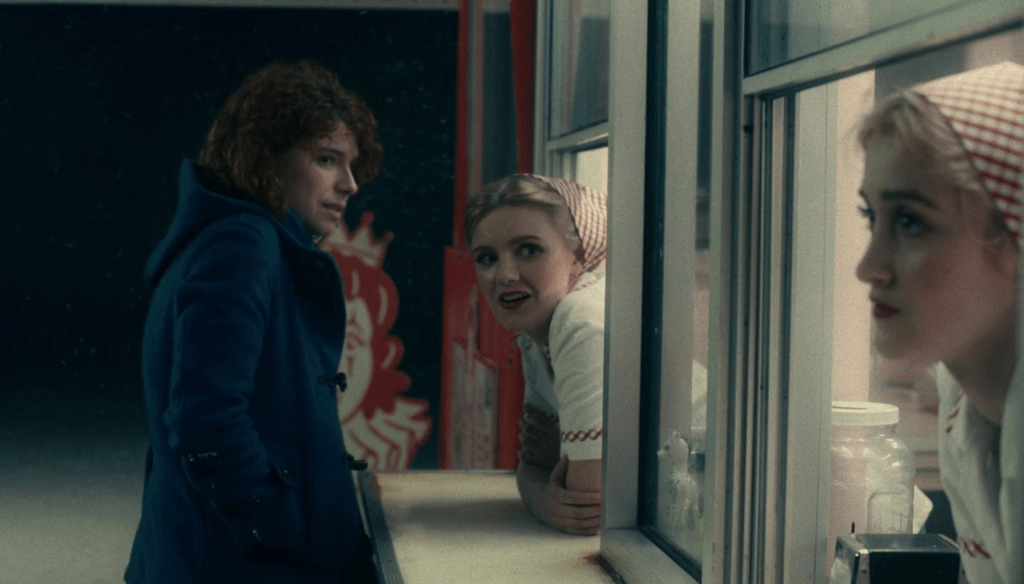 Jessie Buckley in una scena di I'm Thinking of Ending Things (2020) di Charlie Kaufman