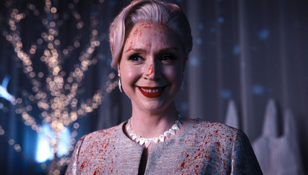 Gwendoline Christie in una scena di Wednesday (2022), serie tv Netflix diretta da Tim Burton