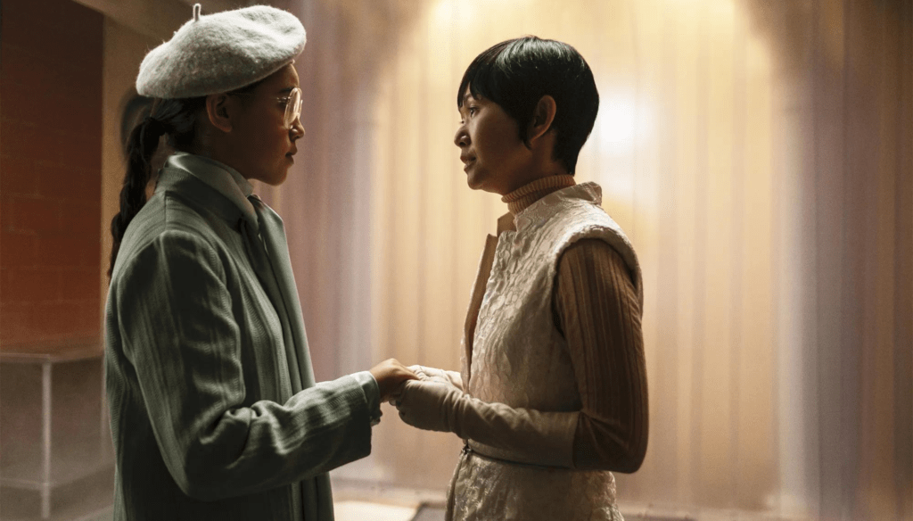 Hong Chau nei panni di Lady Trieu in una scena della miniserie Watchmen