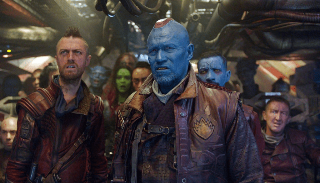 Michael Rooker e Sean Gunn in una scena di Guardiani della Galassia Vol. 2 (2017) di James Gunn