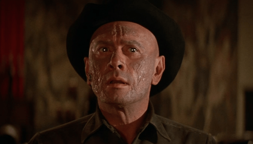 Yul Brynner in una scena di Westworld (1973) di Michael Crichton