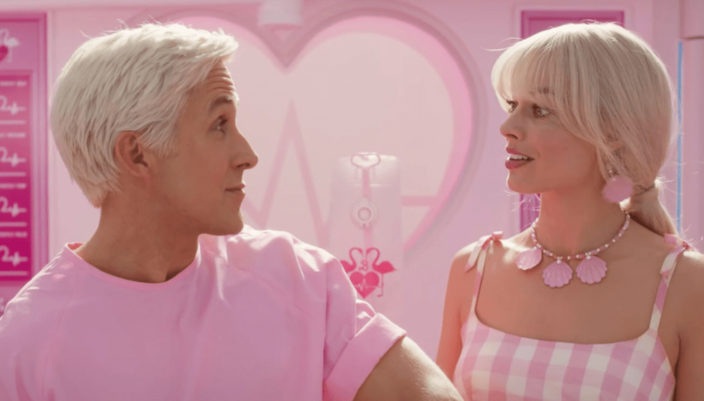 Ryan Gosling e Margot Robbie in una scena di Barbie (2023) di Greta Gerwig