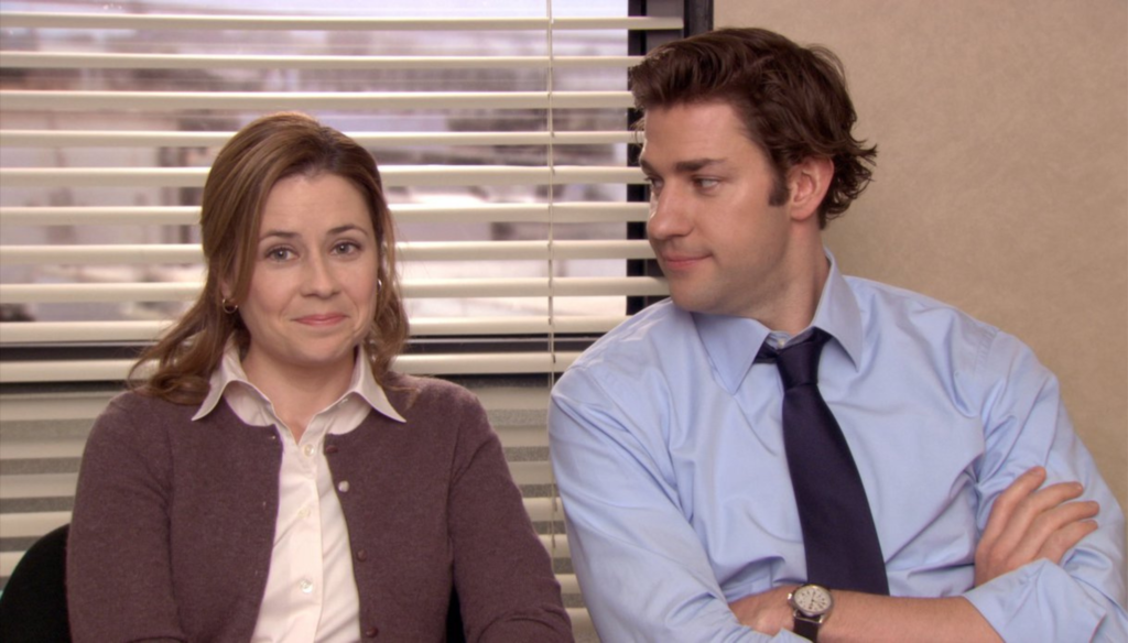 John Kransiski e Jenna Fischer in una scena di The Office (2005 - 2013)