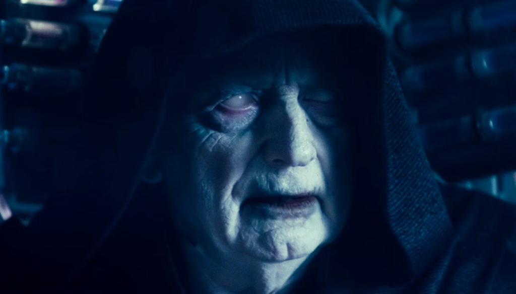 Palpatine in una scena di Star Wars - L'ascesa di Skywalker (2019) di J.J. Abrams