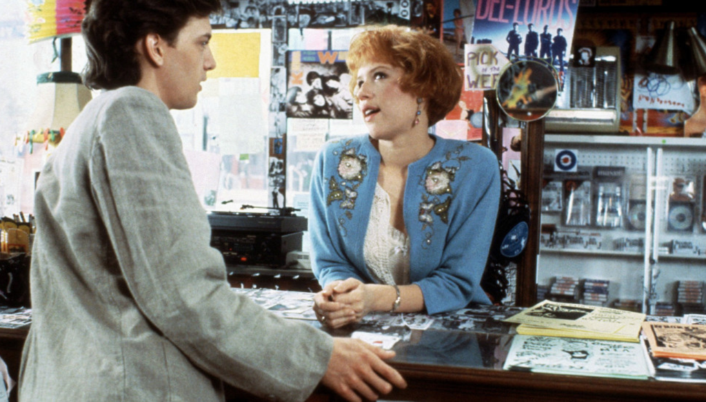 Molly Ringwald (Andie) e Andrew McCarthy (Blane) nella scena del loro primo incontro di Pretty in Pink (1986) di Howard Deutch