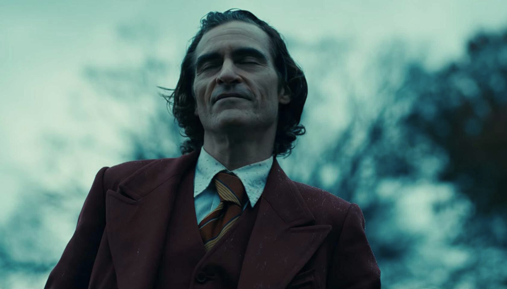 Joaquin Phoneix in una scena di Joker (2019) di Todd Phillips