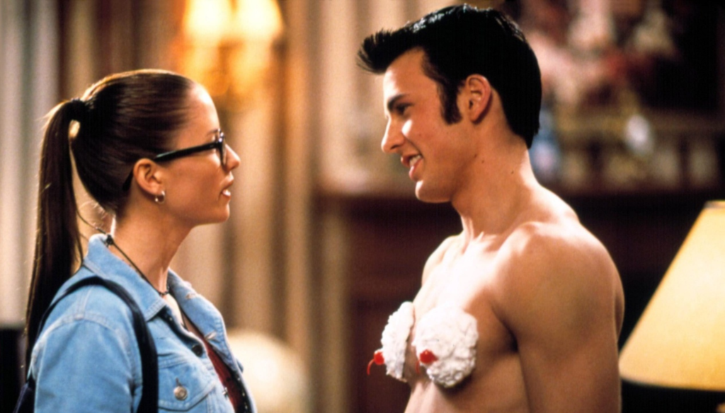 Chyler Leigh e Chris Evans in una scena di Not another teen movie (2001) di Joeal Gallen