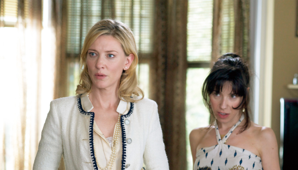 Cate Blanchett e Sally Hawkins in una scena di Blue Jasmine (2013) di Woody Allen