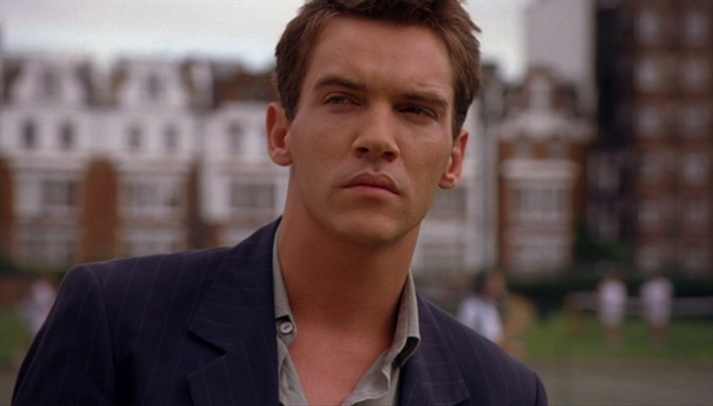 Jonathan rhys meyers in una scena di Match Point (2005) di Woody Allen