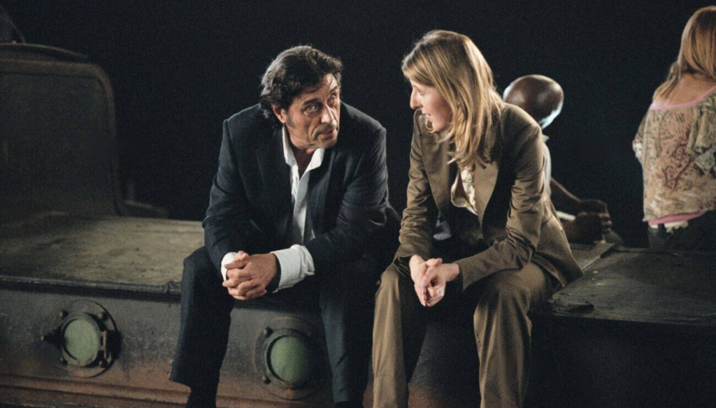 Ian McShane in una scena di Scoop (2006) di Woody Allen