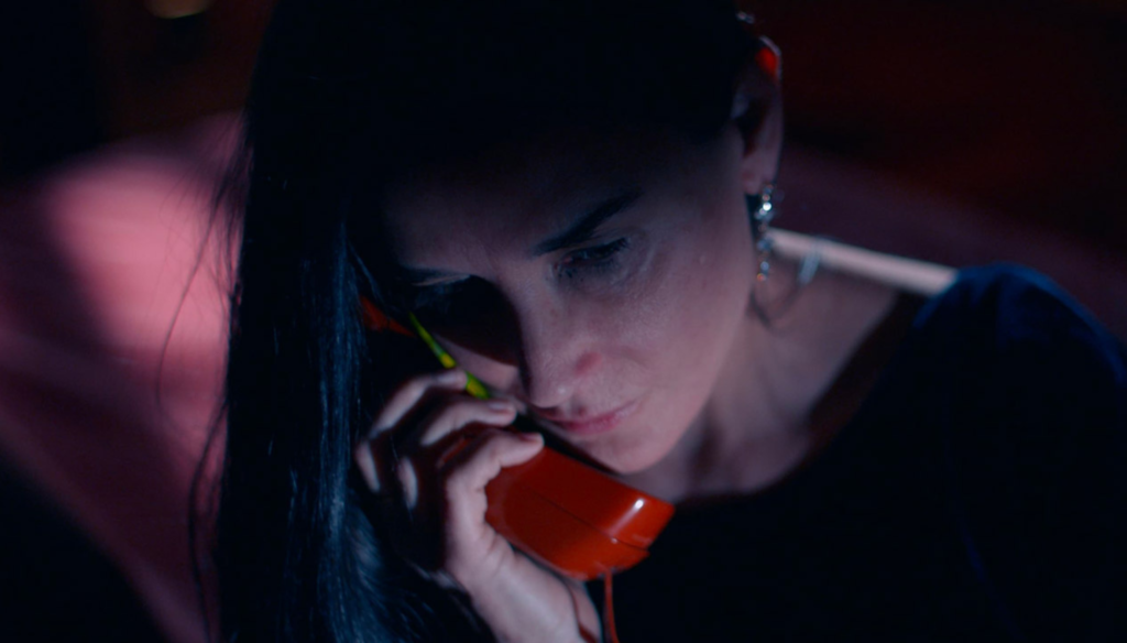 Demi Moore in una scena di The Substance (2024) di Coralie Fargeat