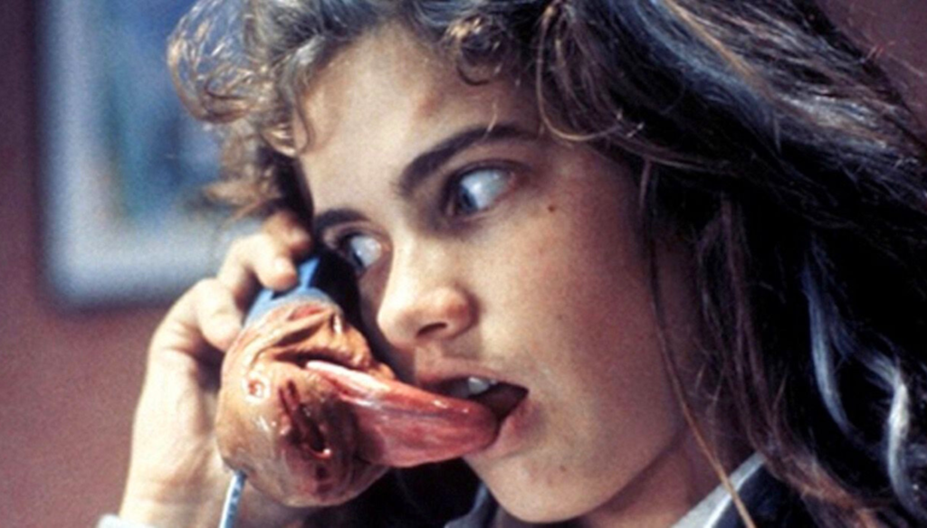 Heather Langenkamp (Sandy) in una scena di Nightmare - Dal profondo della notte (1984) di Wes Craven
