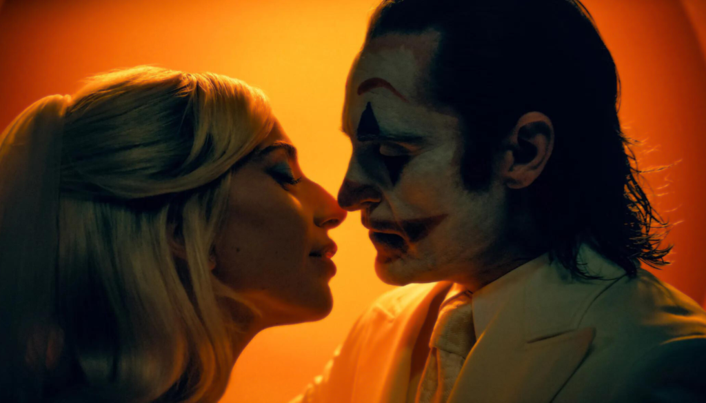 Joaquin Phoenix e Lady Gaga in Joker: Folie à Deux (2024) di Todd Phillips 