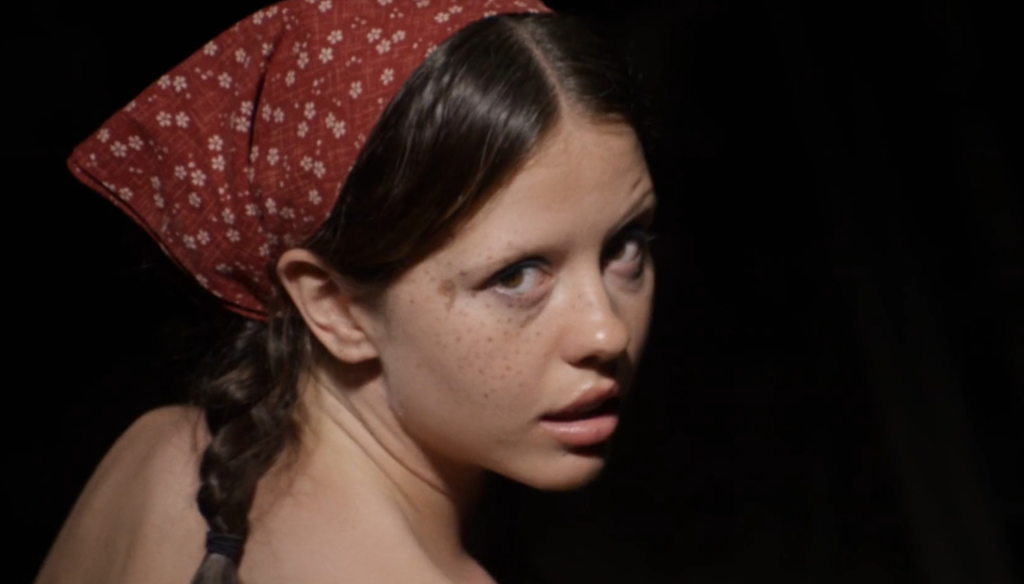 Mia Goth in una scena di X: A Sexy Horror Story (2022) di Ti West