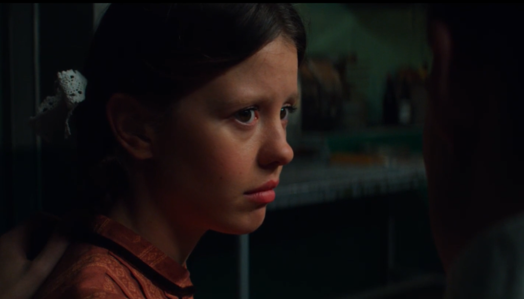 Mia Goth in una scena di Pearl (2022) di Ti West, sequel di X: A sexy horror story (2022) 