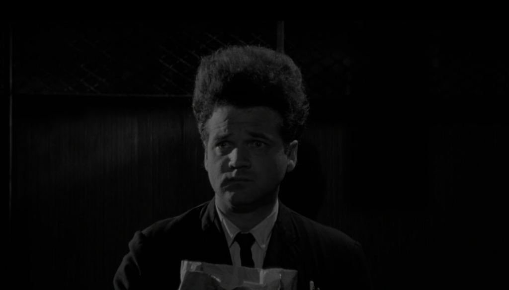 Jack Nance in una scena di Eraserhead (1977) di David Lynch