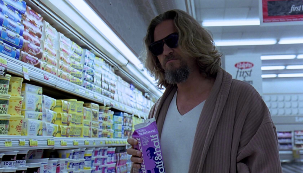 Jeff Bridges in una scena di Il grande Lebowski (1998) di Joel ed Ethan Coen