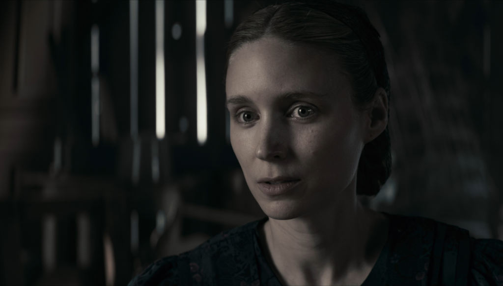 Rooney Mara in una scena di Women Talking (2022) di Sarah Polley