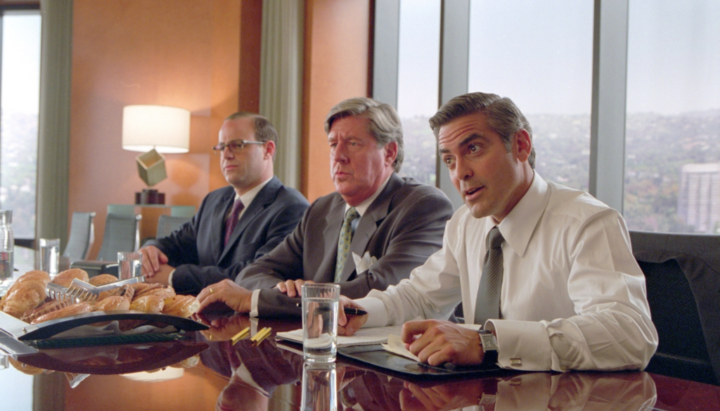 George Clooney in una scena di Intolerable Cruelty (2003) di Joel e Ethan Coen