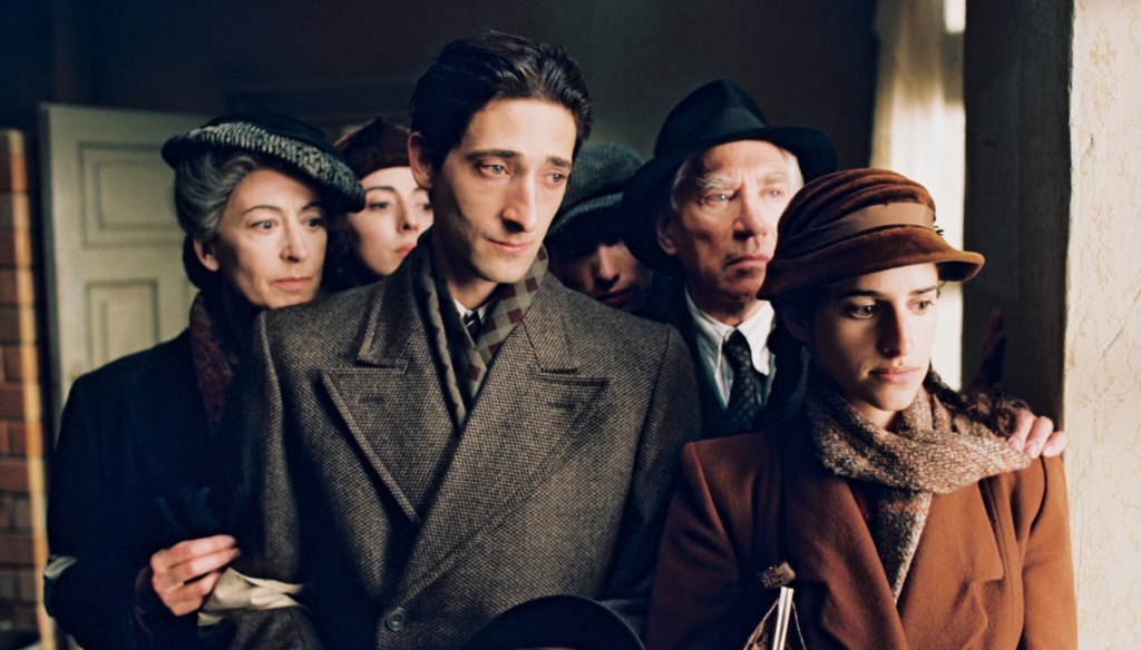 Adrien Brody in una scena di Il pianista (2002) di Roman Polanski