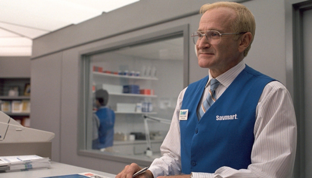 Robin Williams in una scena di One Hour Photo (2002) di Mark Romanek