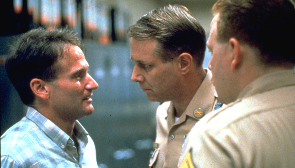 Robin Williams in una scena di Good Morning, Vietnam (1987) di Barry Levinson