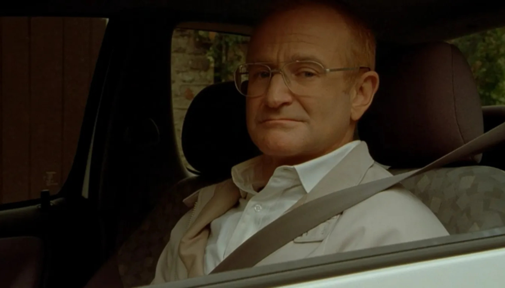 Robin Williams in una scena di One Hour Photo (2002) di Mark Romanek